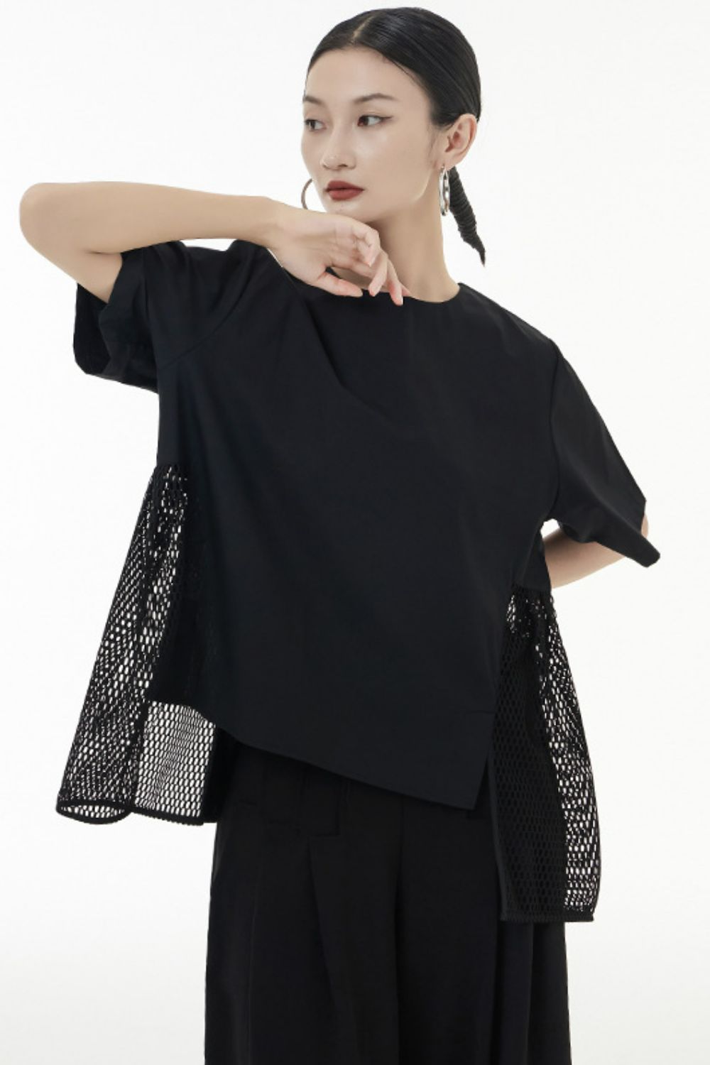 Spliced Mesh Round Neck High-Low Top