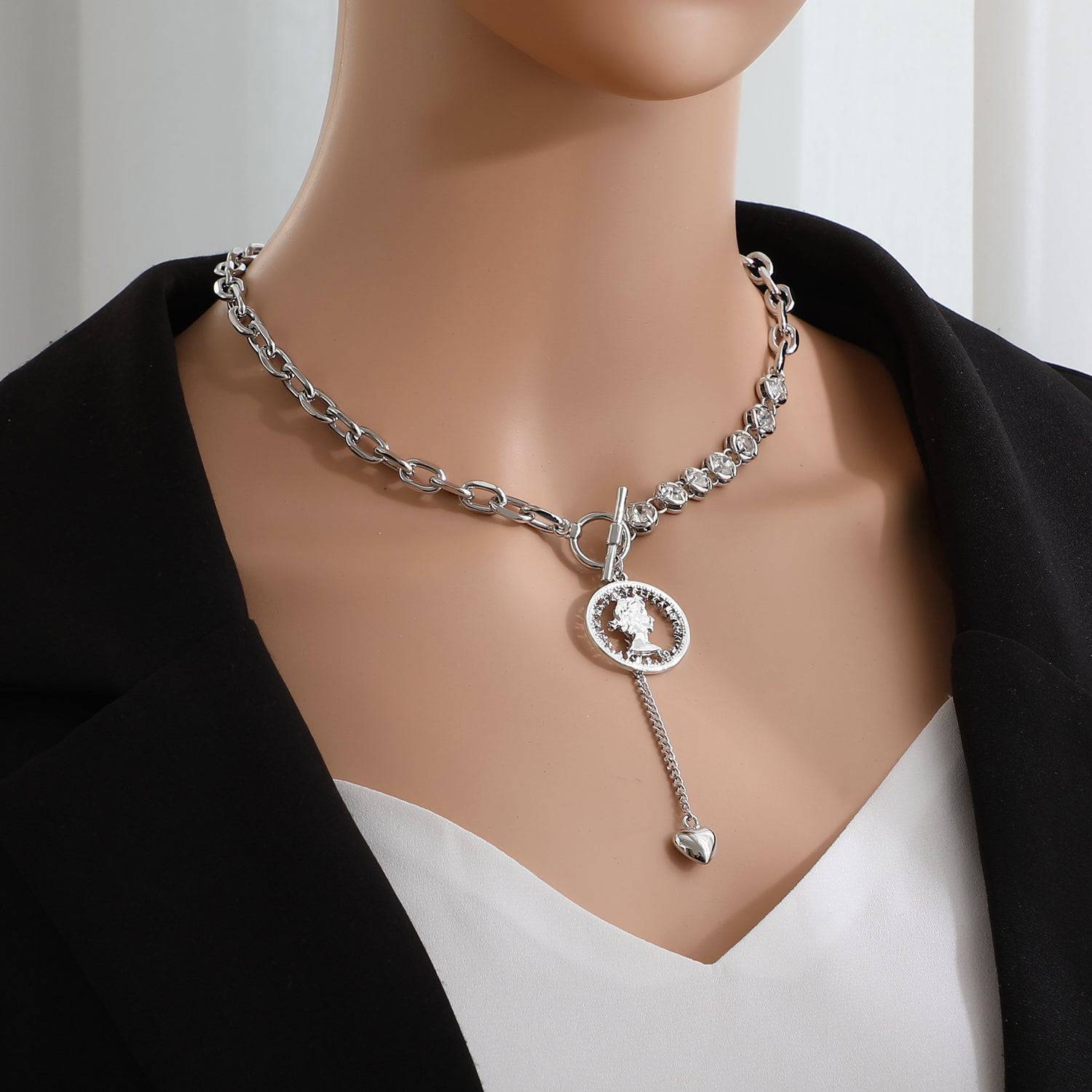 Portrait Heart Necklace - Marie Lashaays 